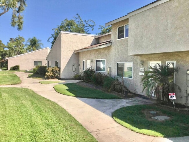 Building Photo - 3 Bedrooms, 2.5 Bath Townhome for Lease in Ontario with Water & Trash Included