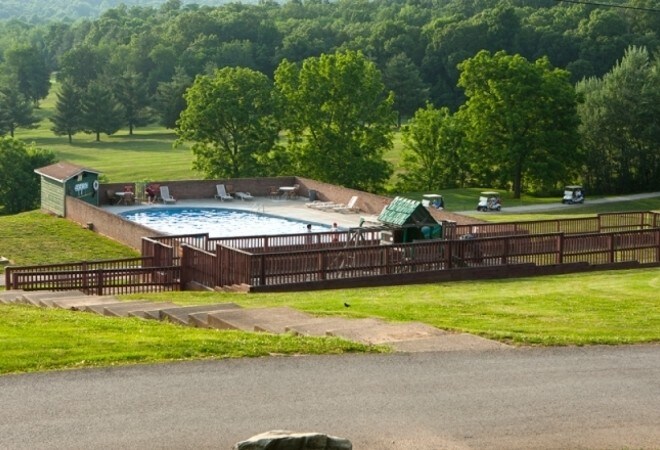 Piscina - Diamond Caverns RV Resort & Golf