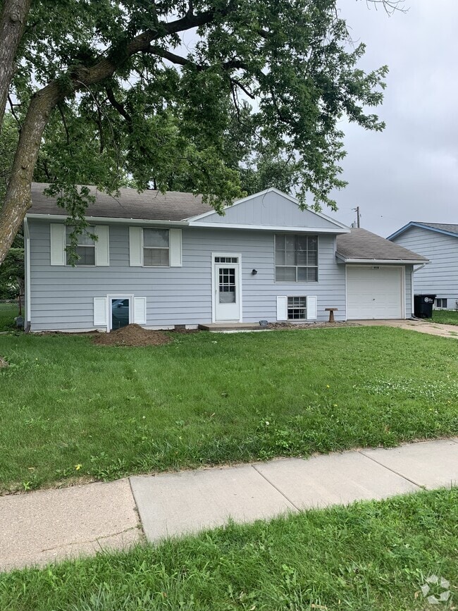 Building Photo - 4938 Marshall Dr Rental