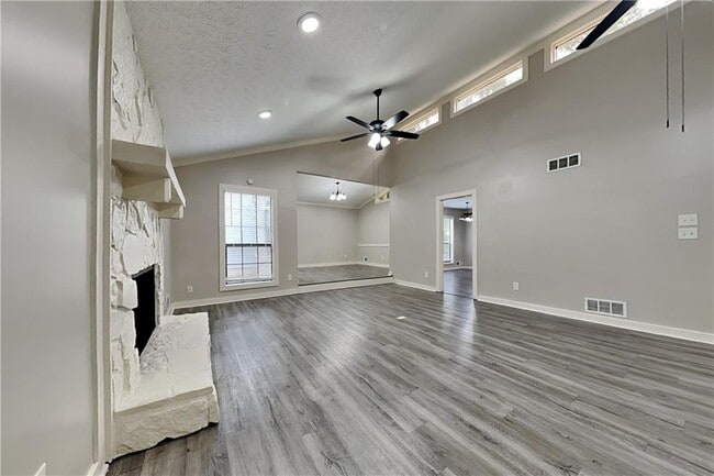 Photo - 2979 Marsh Ln SW