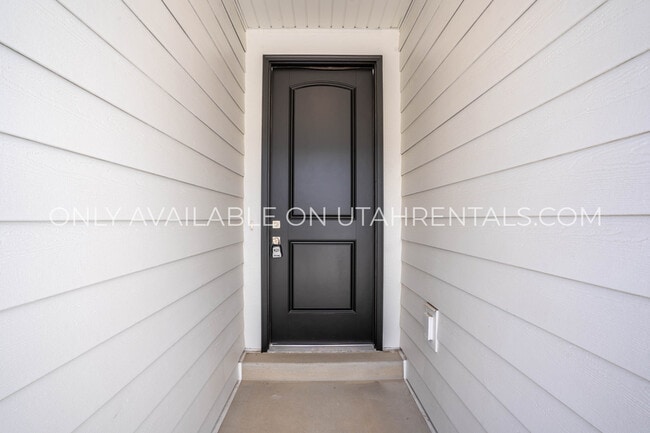 Photo - 4152 W 2010 N