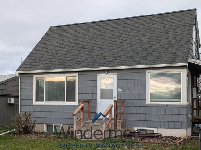 Building Photo - blal66 Unit Upper Level