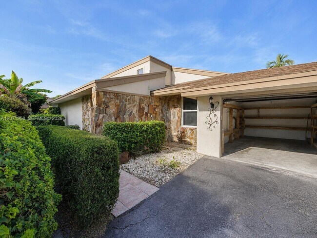 8142 Silver Palm Ct