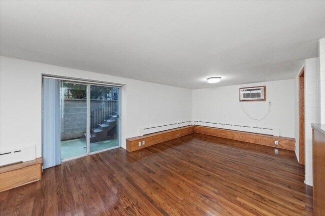 Building Photo - 2 bedroom in Chicago IL 60614 Unit 1C