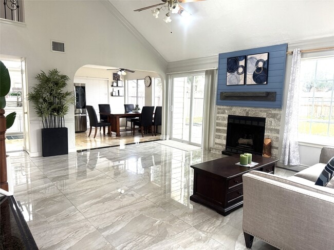 Photo - 15806 Oak Mountain Dr