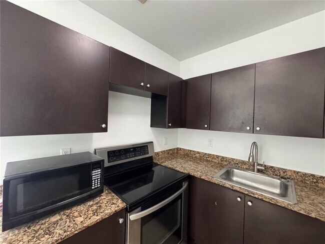 Photo - 529 NE 62nd St