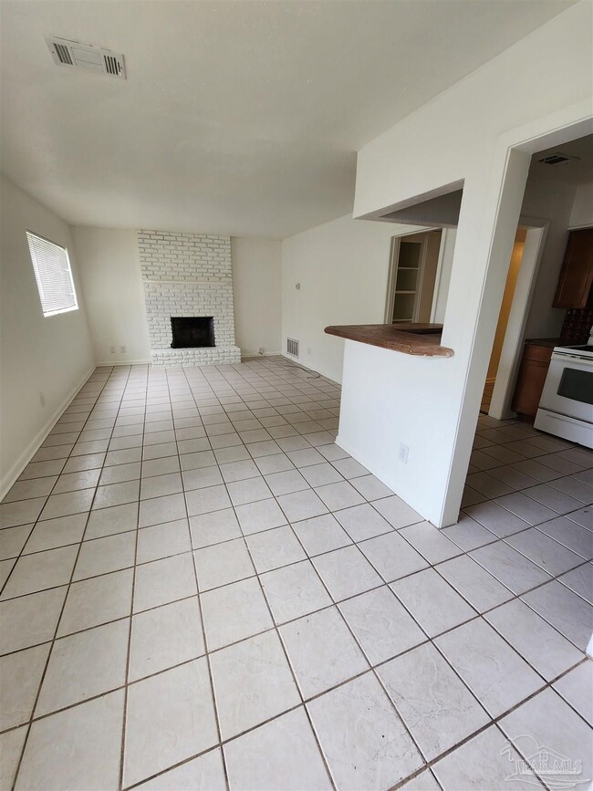 Photo - 605 Edison Dr