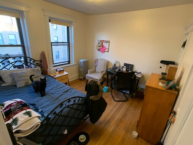 Building Photo - 23 St Lukes Rd Unit 31-14