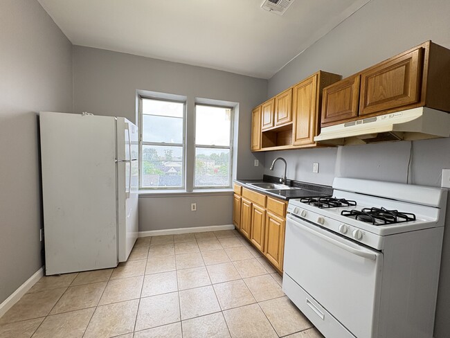 Building Photo - 491 18th Ave Unit 4B Rental