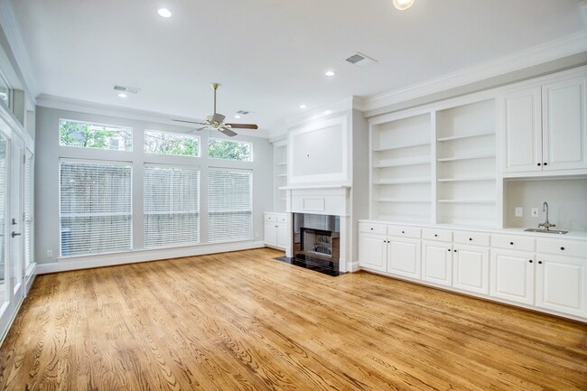 Photo - 1809 W Clay St