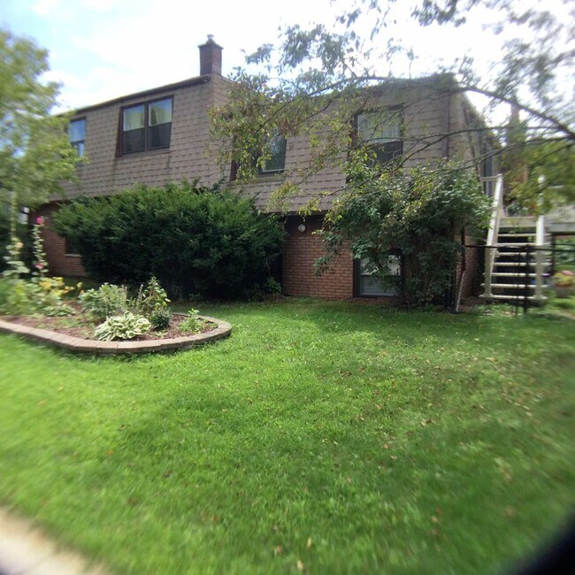 Photo - 201 W Oak St