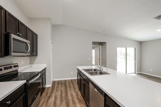 Photo - 258 Dorman St