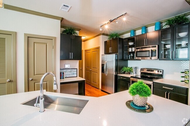 Building Photo - Save Up to $700 – Move-In Special! Unit ABF Rental
