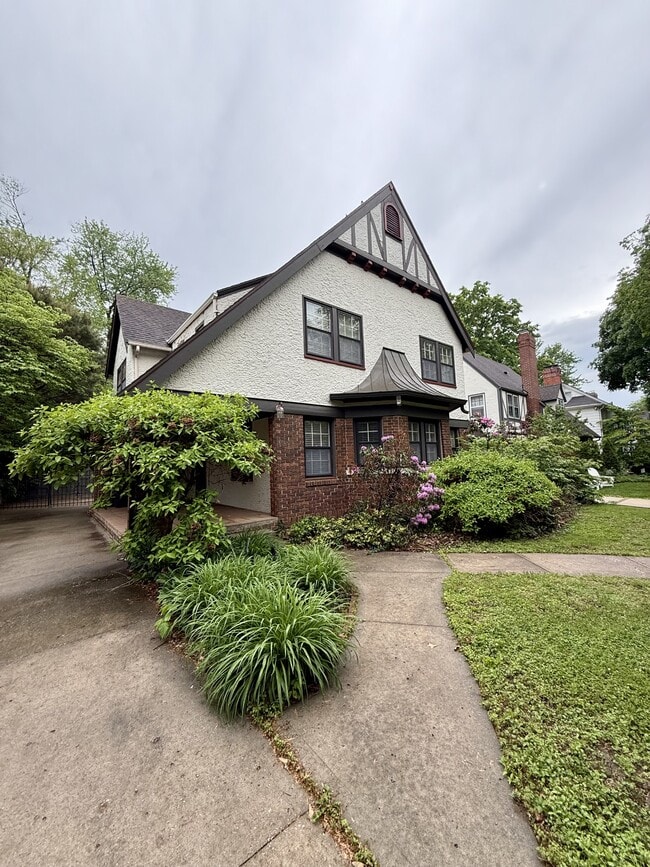 Photo - 429 W 70th Terrace House