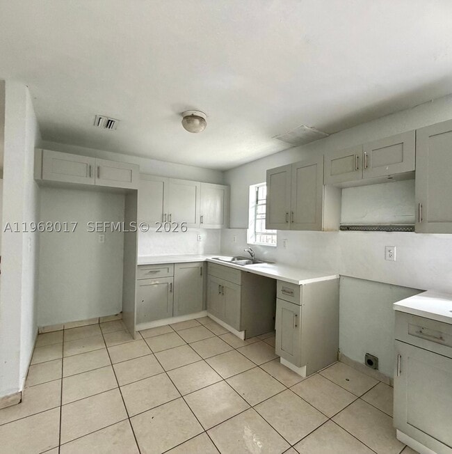 Photo - 137xx SW 32nd St