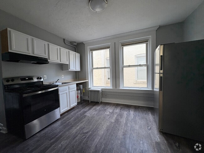 Building Photo - 380 W Main St Rental