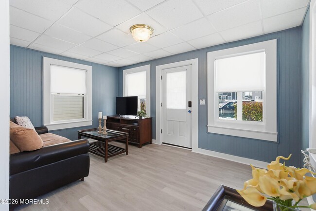 Photo - 206 16th Ave