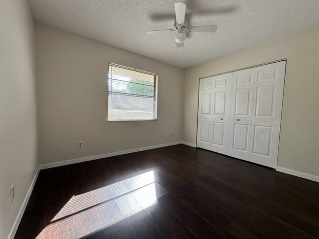 Photo - 2900 Shore Dr Unit Apt B