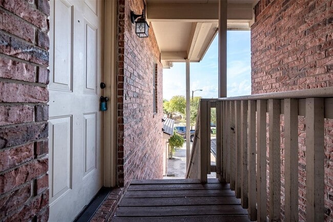 Building Photo - 311 Rawhide Loop