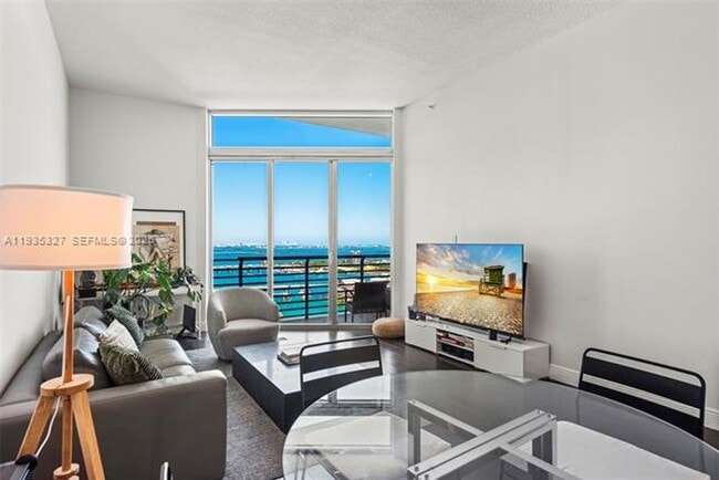 Photo - 335 S Biscayne Blvd Unidad 335 S Biscayne Blvd UPH-10