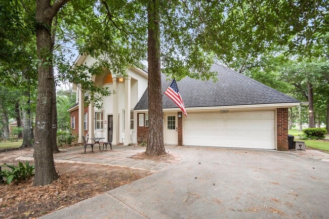 Photo - 14151 Buckingham Ln