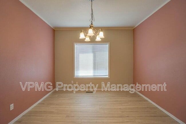Photo - 8907 NE 84th St