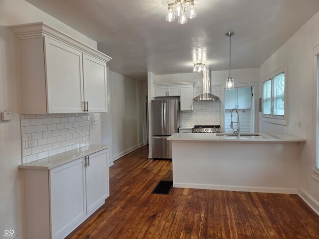 Building Photo - 774 Dequincy St