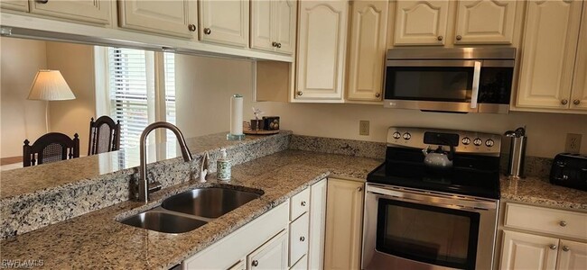 Photo - 841 Kings Way