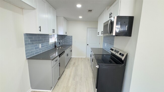 Photo - 829 Canfield St