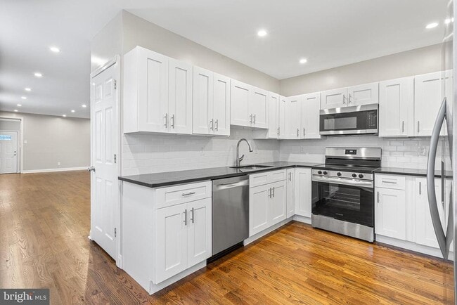 Photo - 518 S 56th St