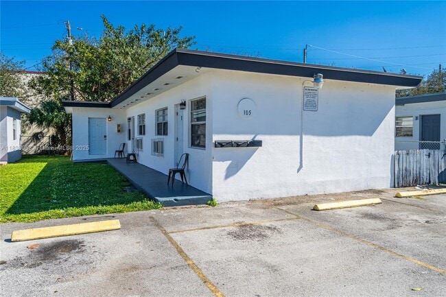 Photo - 105 SW 5th Ct Apartment Unit 1