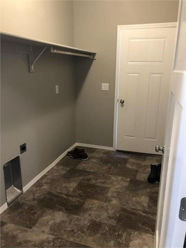 Photo - Beautiful 3 bedroom 2 bath house in Bozeman with a fenced yard