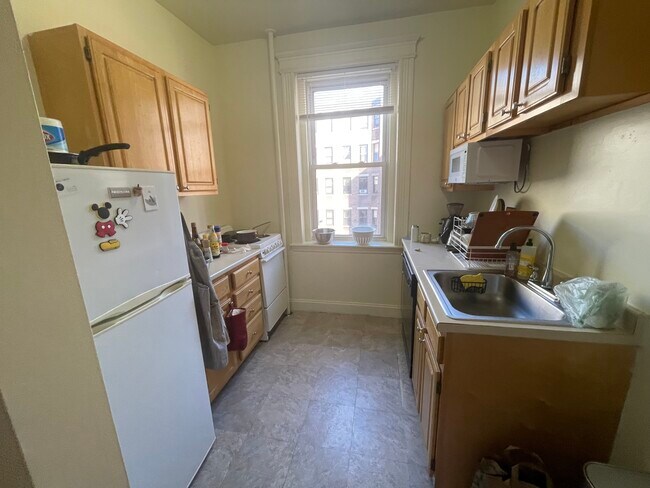 Building Photo - 29 Queensberry St Rental