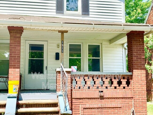 Photo - 1911 E 34th St