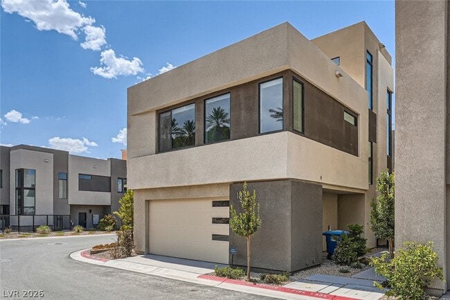 Photo - 18 Promenade Isle Ln