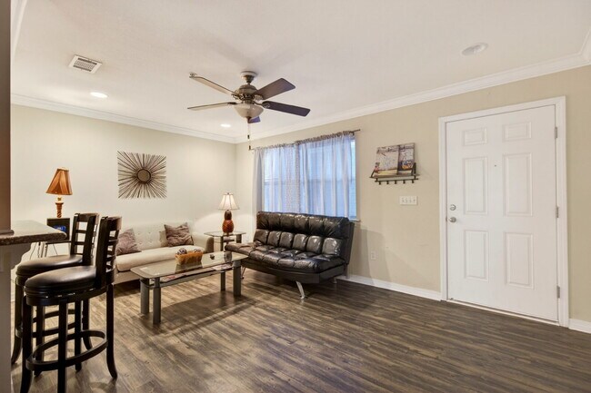 TDY Special! 1/1 fully furnished