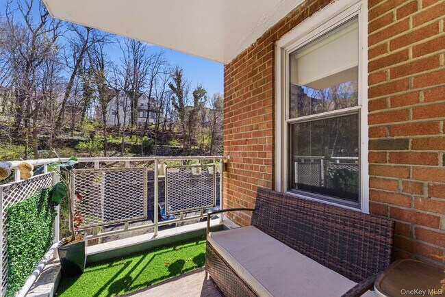 250 N Broadway Unit 5B