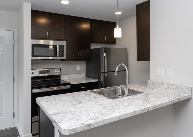 Building Photo - River Bend Apartments