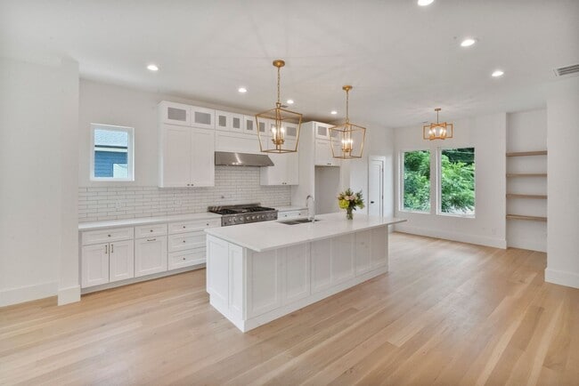 Photo - 129 French St Unit Side B