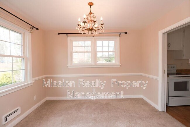 Photo - 8707 Mapleton Rd