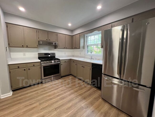 Photo - 5060 Chesapeake Rd