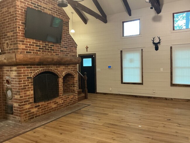 Photo - Charming Renovated 2 Bedroom Wooded Retreat!