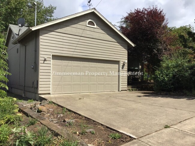 Building Photo - 1757 Oak Patch Rd