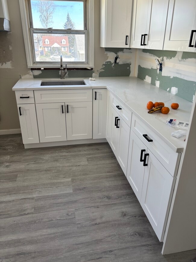 Building Photo - 1158 Roosevelt Ave Unit 1