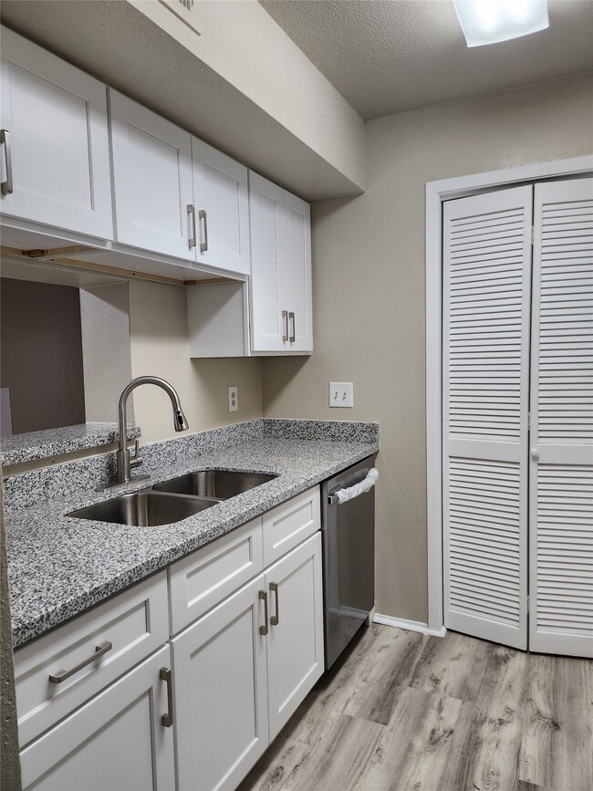 Photo - 6602 Harbor Town Dr Unit 408
