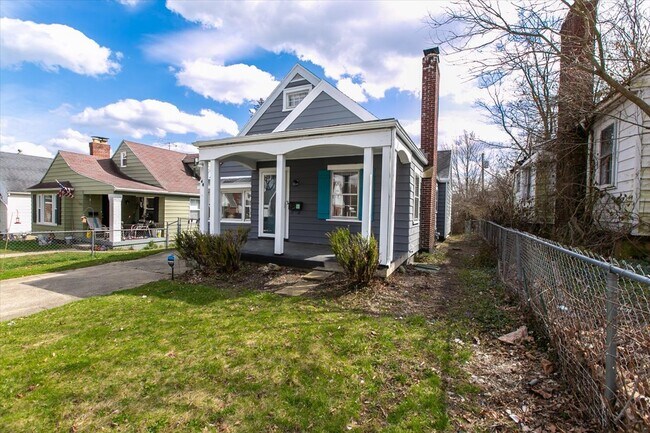 Front of the house - 148 Niagara Ave