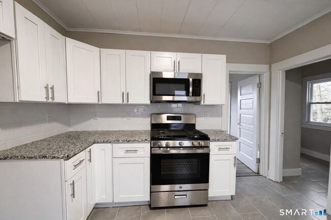 Photo - 166 Sherman Ave Unidad 3