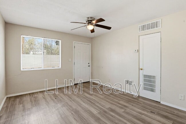 Photo - 1713 N 31st Pl Unit Apt 1