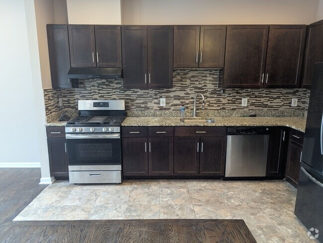 Building Photo - 1209 Summit Ave Rental