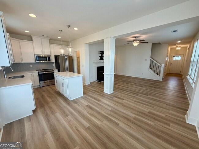 Photo - 1874 Aron Ln